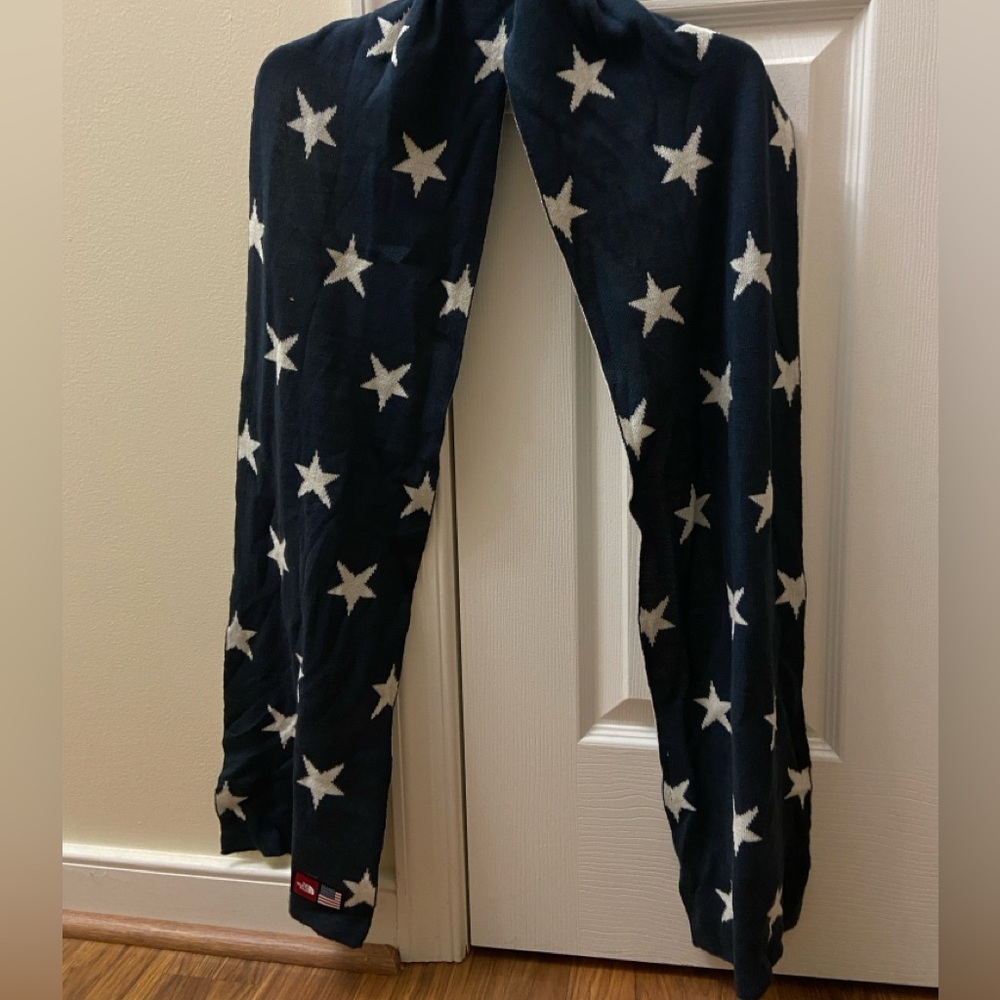 The North Face United States of America USA navy & white  stars reversible scarf
